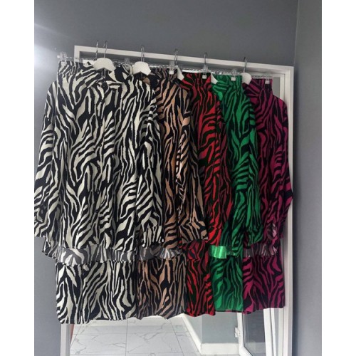 Жіночий костюм батал зебра (сорочка + штани) софт принт, розміри