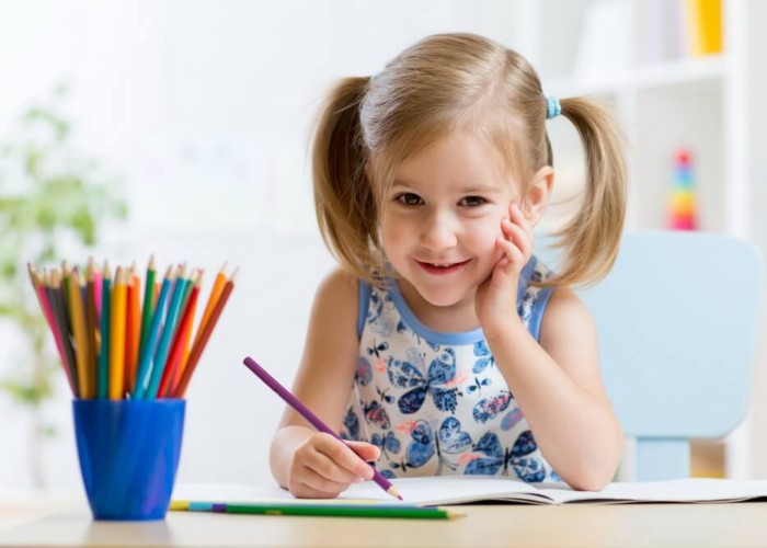Что купить ребенку для уроков рисования в школе?
